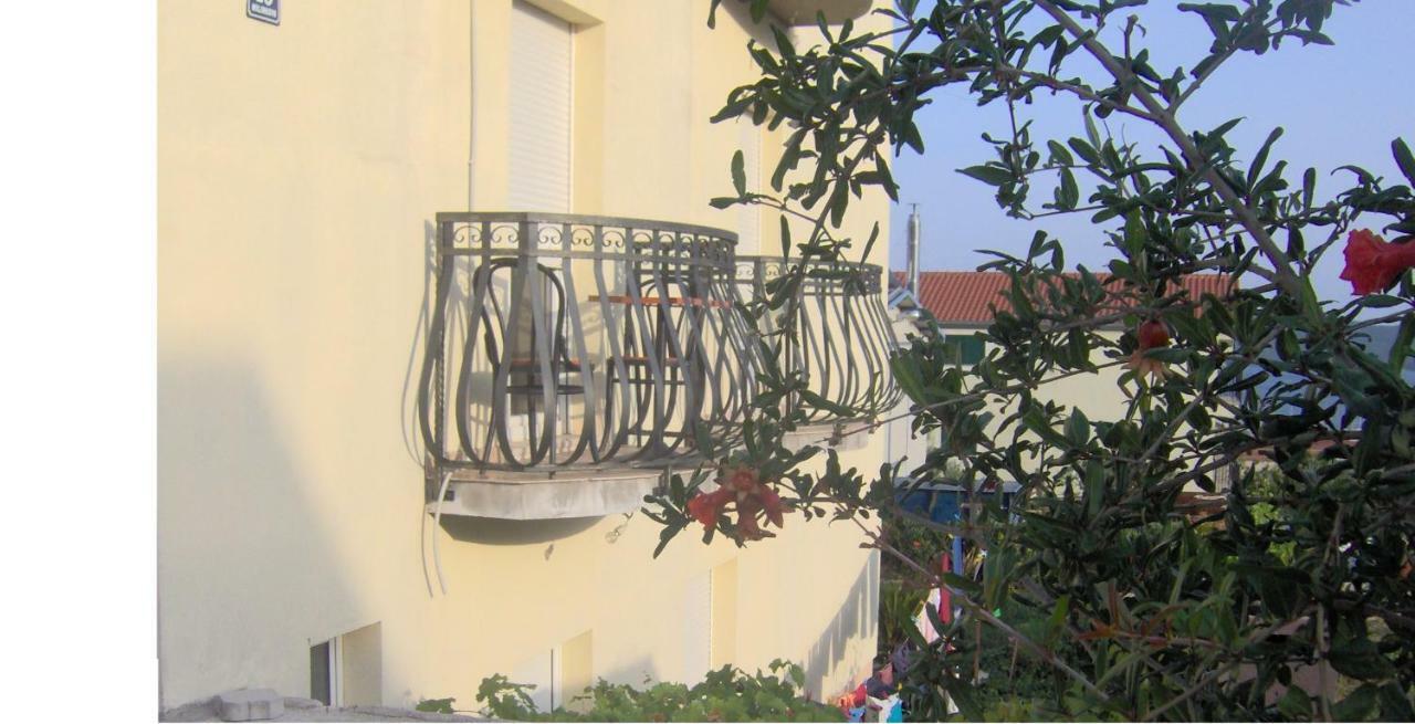 Apartment Andric Kastela Bagian luar foto